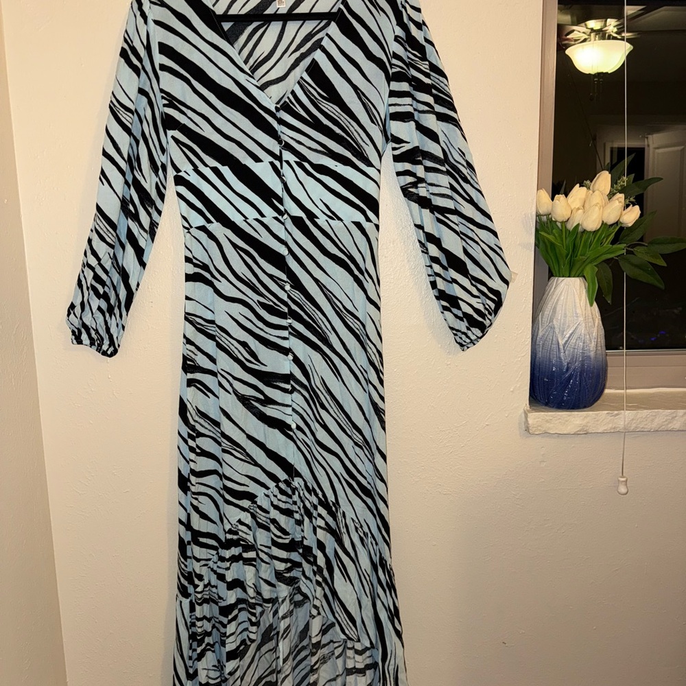 Leith Black and White Zebra Long Sleeve Dress
